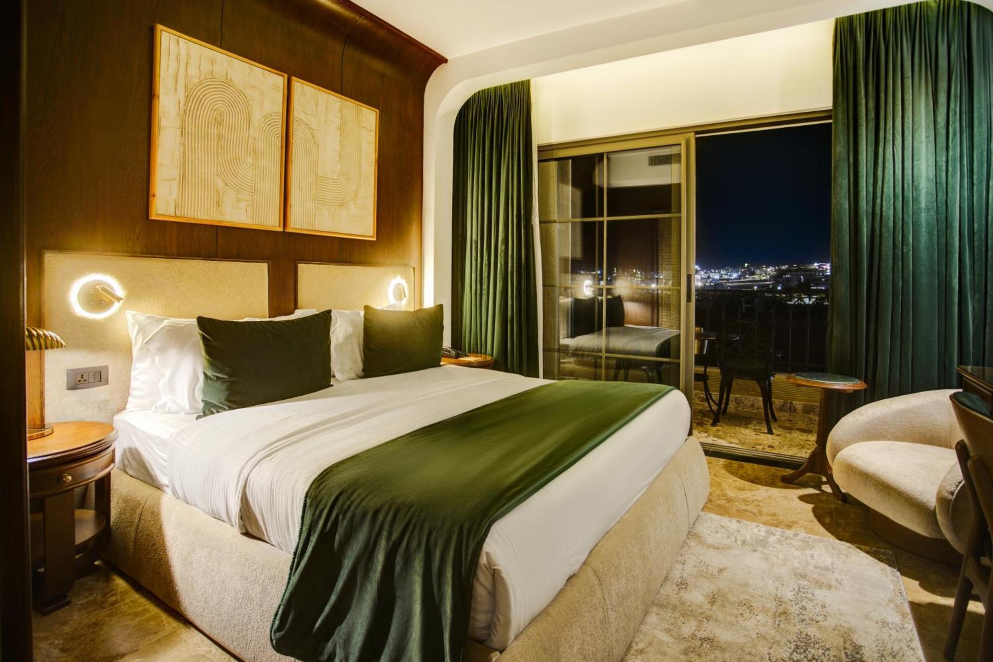 Bratus Hotel Акаба Экстерьер фото