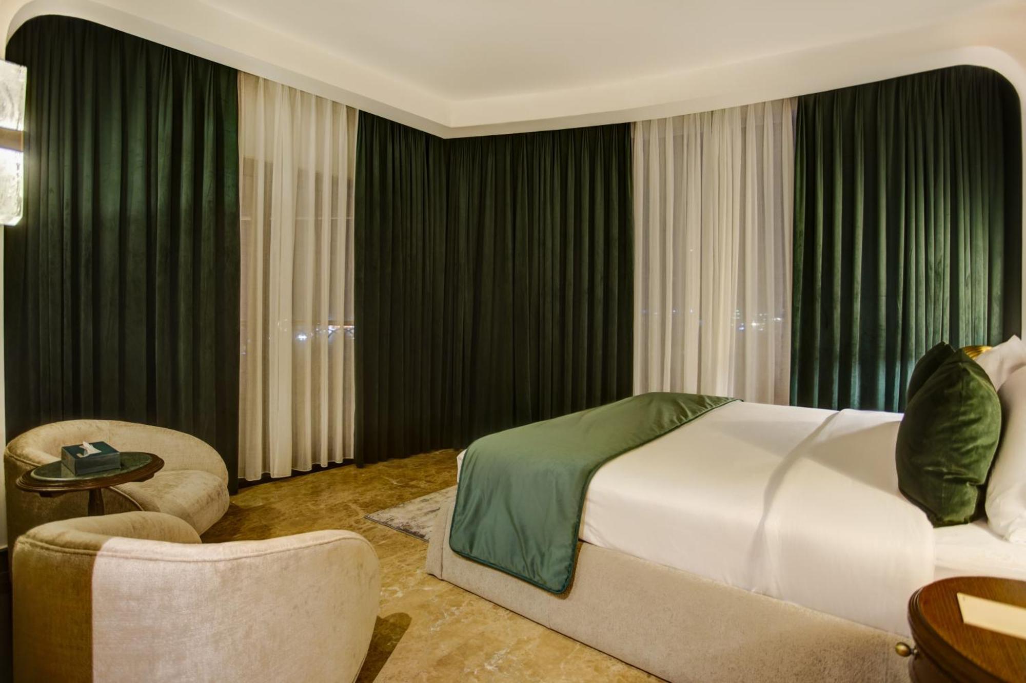 Bratus Hotel Акаба Экстерьер фото