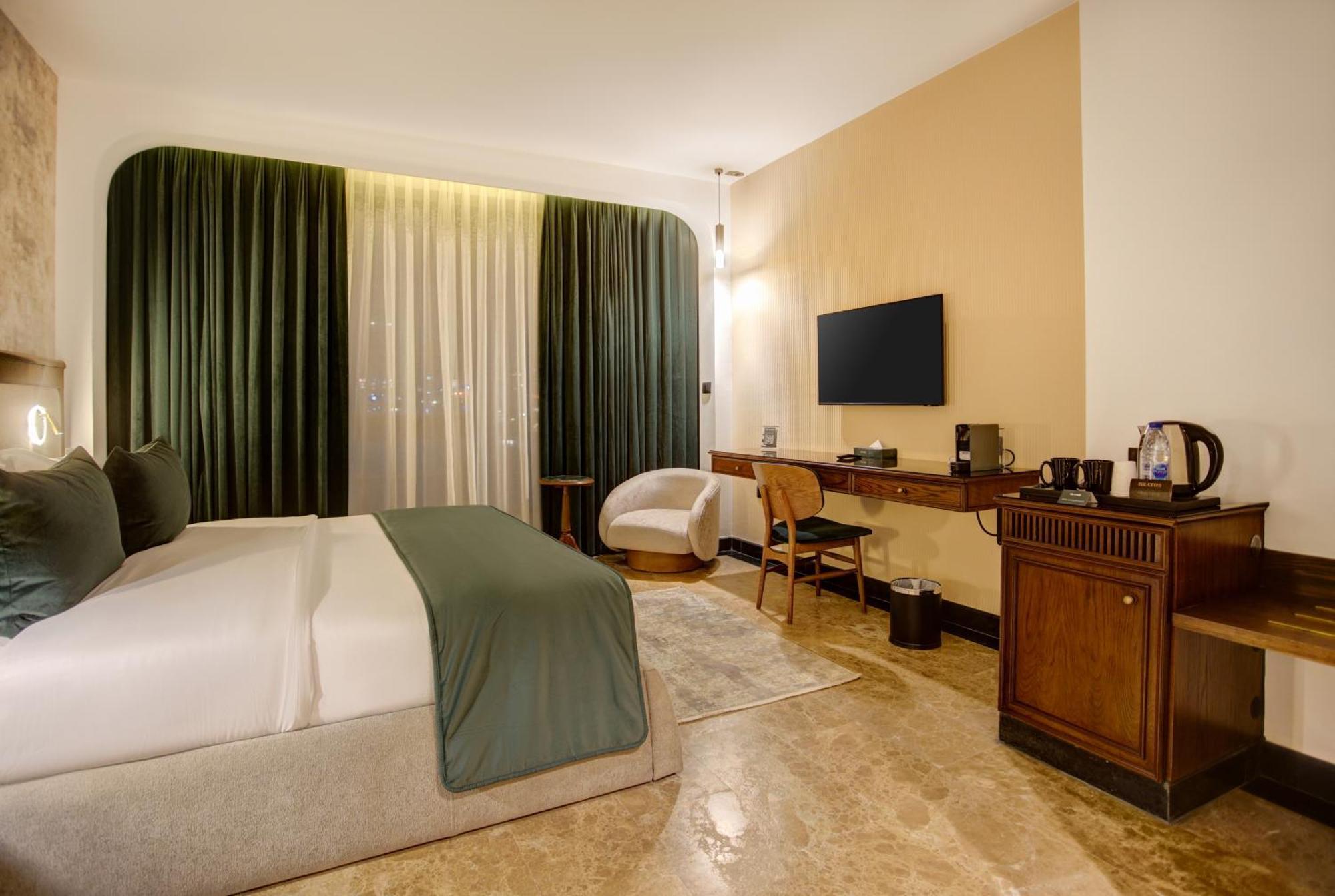 Bratus Hotel Акаба Экстерьер фото