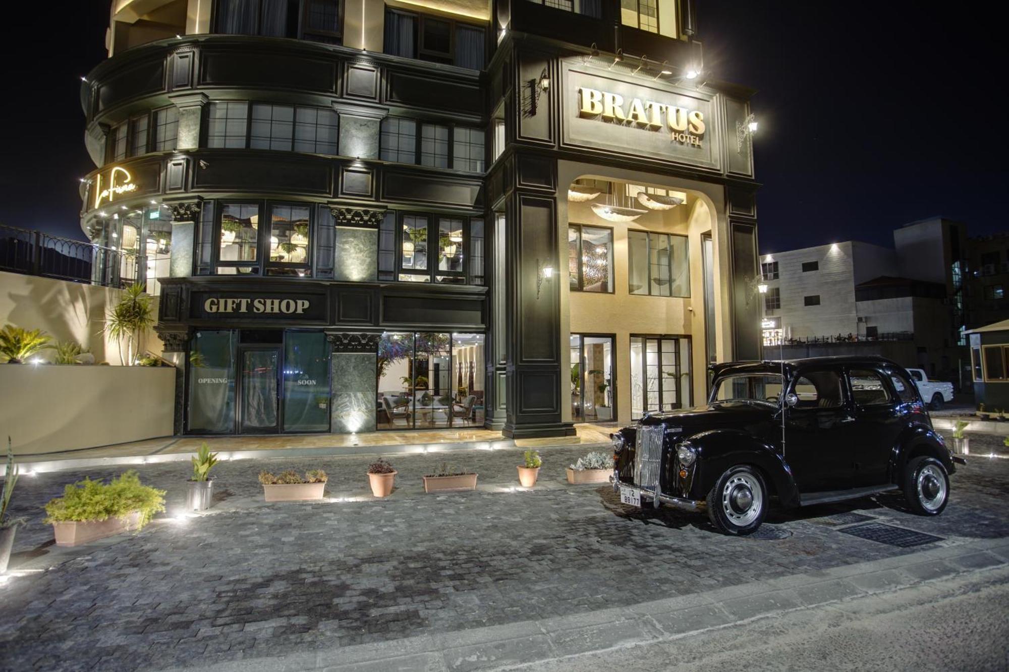 Bratus Hotel Акаба Экстерьер фото